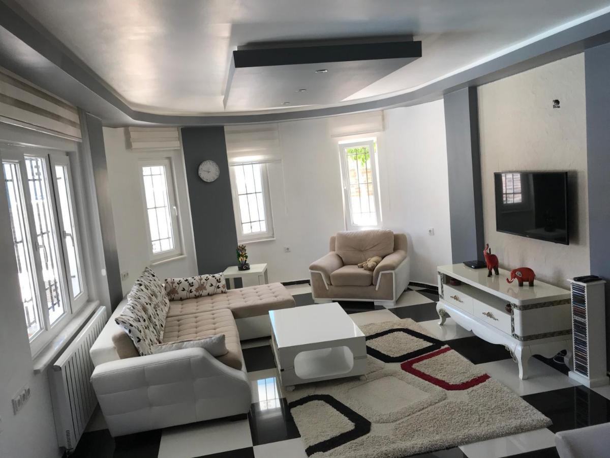 Fairways Villa 贝莱克 外观 照片